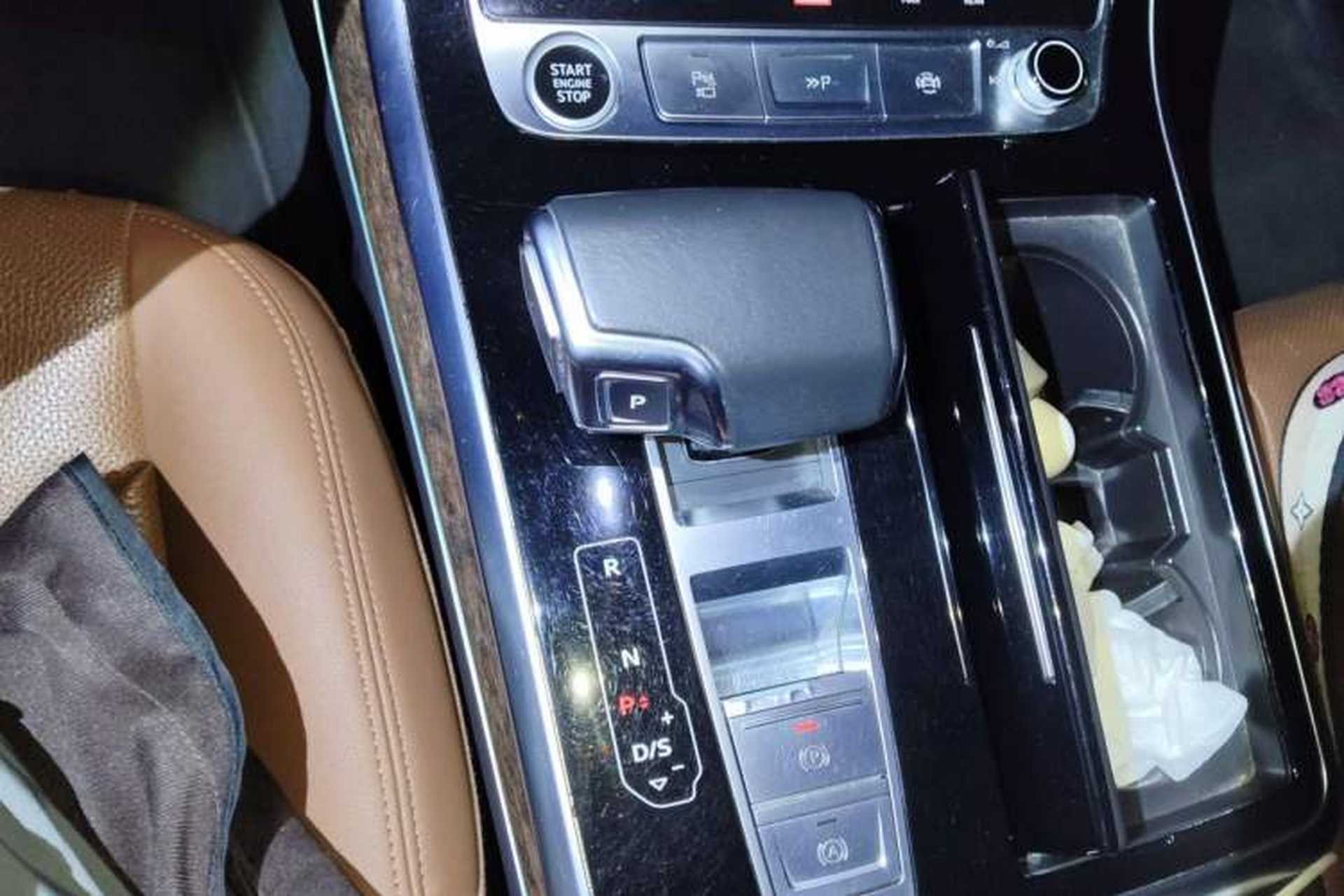 Used Audi Q7 2021 55 TFSI quattro S line Sport model Gear Lever