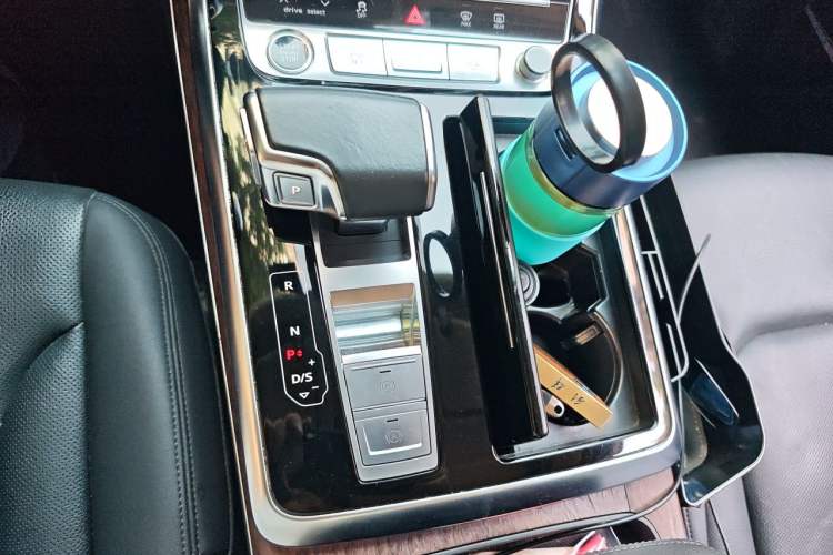 Used Audi Q7 2021 55 TFSI quattro S line Sport model Gear Lever