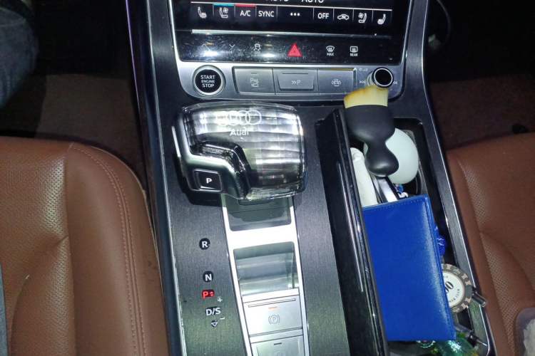 Used Audi Q7 2021 55 TFSI quattro S line Sport model Gear Lever
