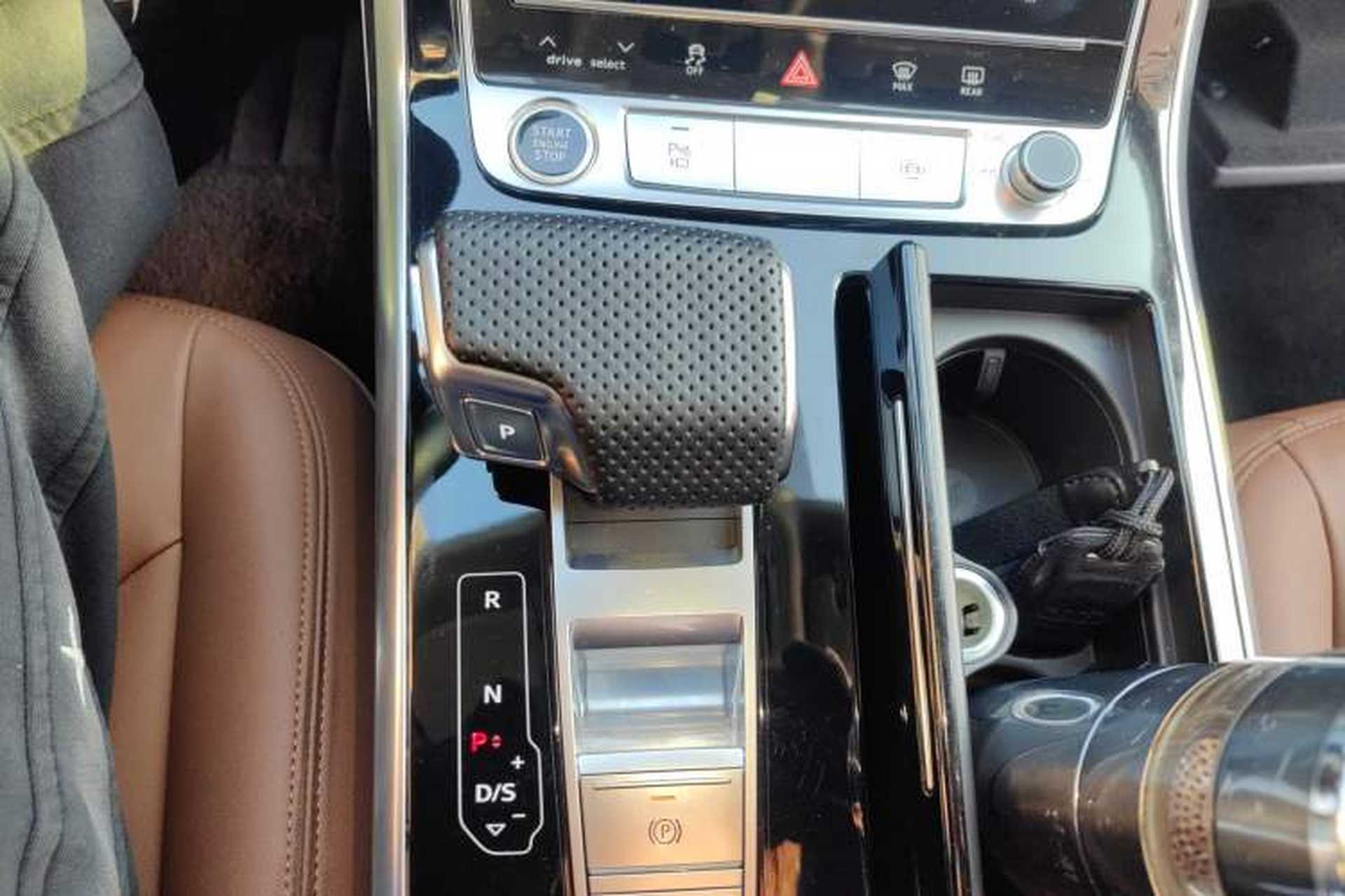 Used Audi Q7 2021 45 TFSI quattro S line Sport model Gear Lever