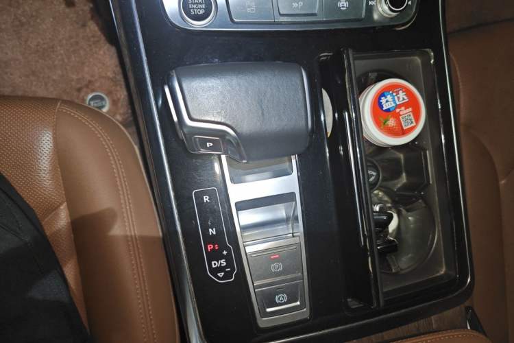 Used Audi Q7 2021 55 TFSI quattro S line Sport model Gear Lever