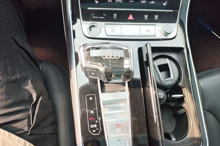 Used Audi Q7 2021 45 TFSI quattro S line Sport model Gear Lever