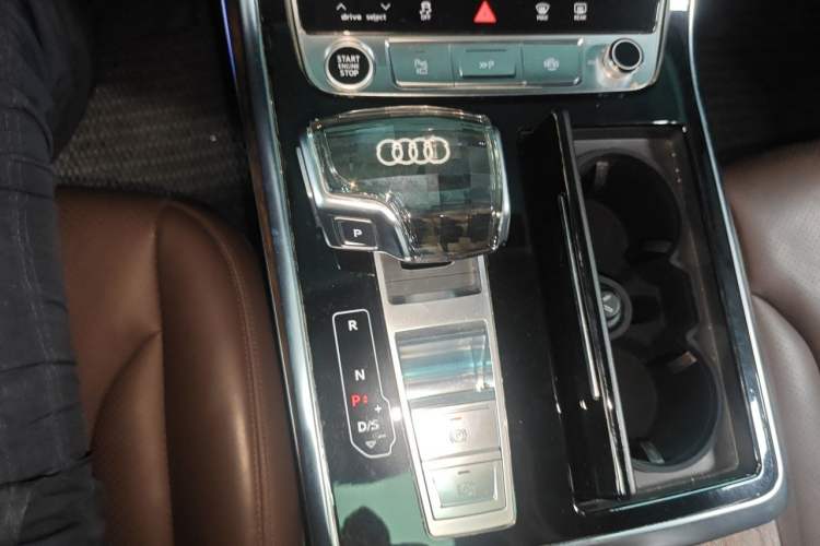 Used Audi Q7 2021 55 TFSI quattro S line Sport model Gear Lever
