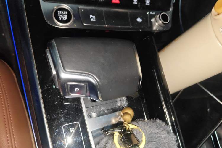 Used Audi Q7 2021 45 TFSI quattro S line Luxury Edition Gear Lever