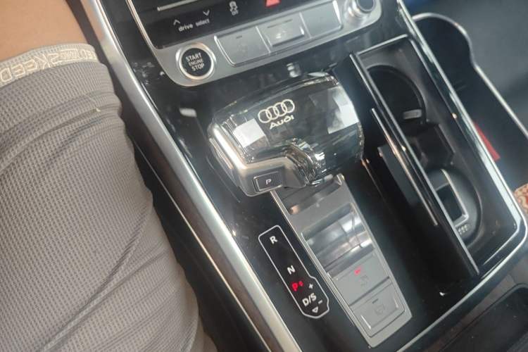 Used Audi Q7 2021 55 TFSI quattro S line Sport model Gear Lever