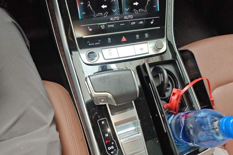 Used Audi Q7 2021 45 TFSI quattro S line Sport model Gear Lever