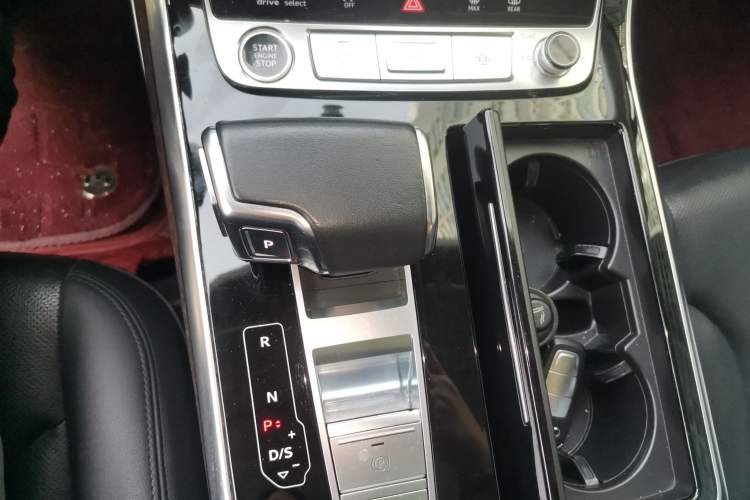 Used Audi Q7 2021 55 TFSI quattro S line Sport model Gear Lever