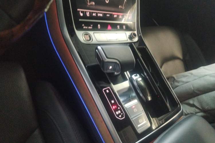 Used Audi Q7 2021 55 TFSI quattro S line Prestige Edition Gear Lever