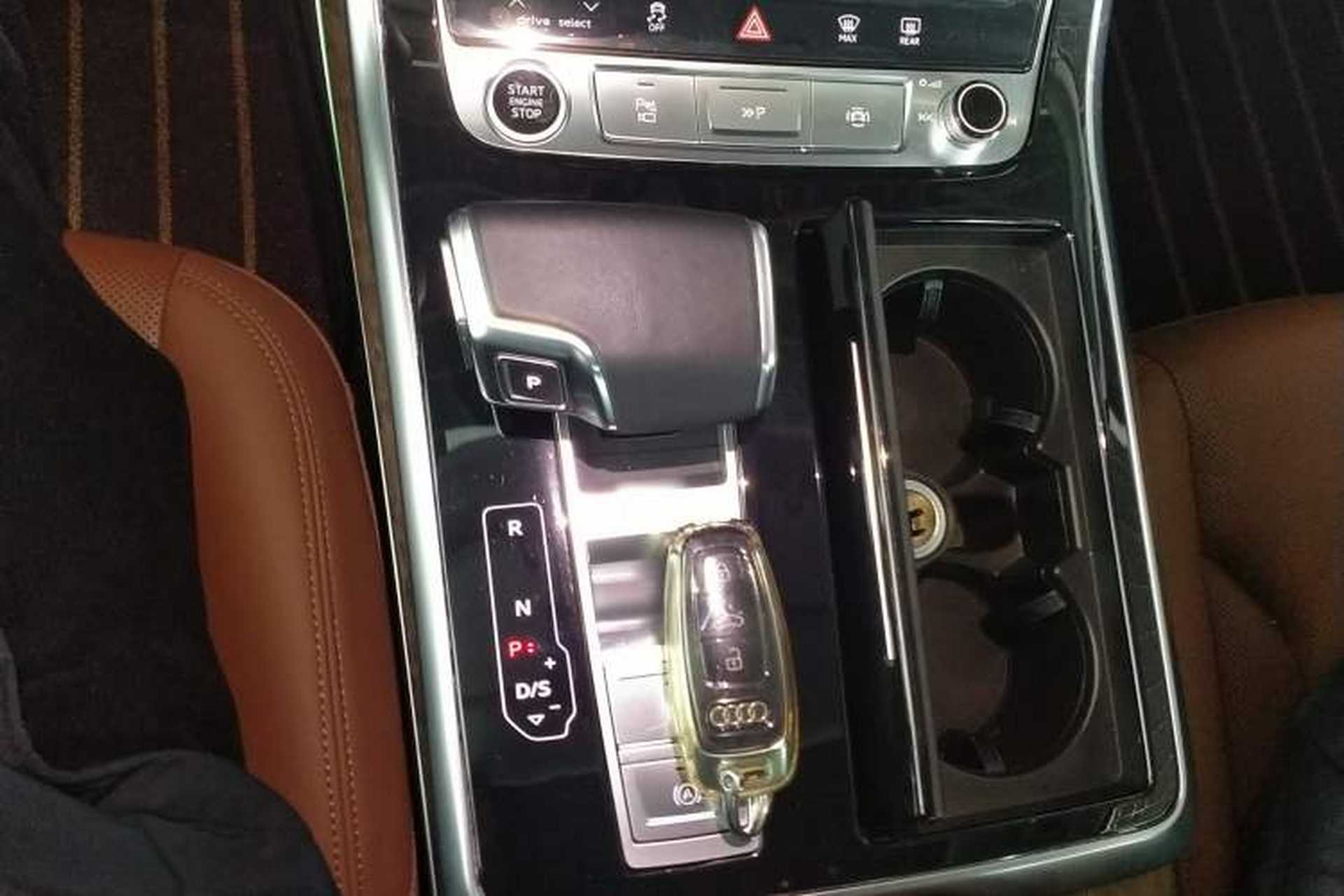 Used Audi Q7 2021 55 TFSI quattro S line Sport model Gear Lever