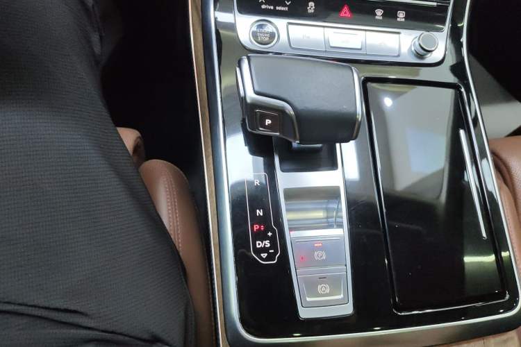Used Audi Q7 2021 55 TFSI quattro S line Prestige Edition Gear Lever