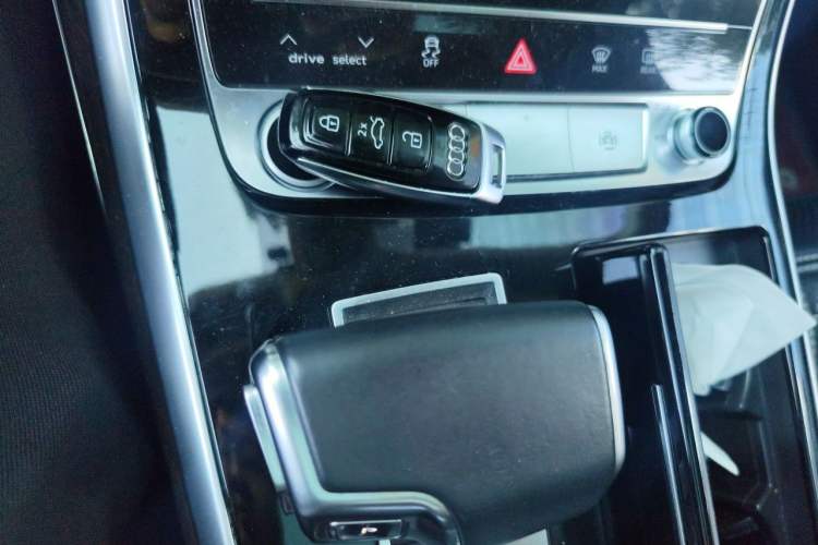Used Audi Q7 2021 45 TFSI quattro S line Sport model Gear Lever