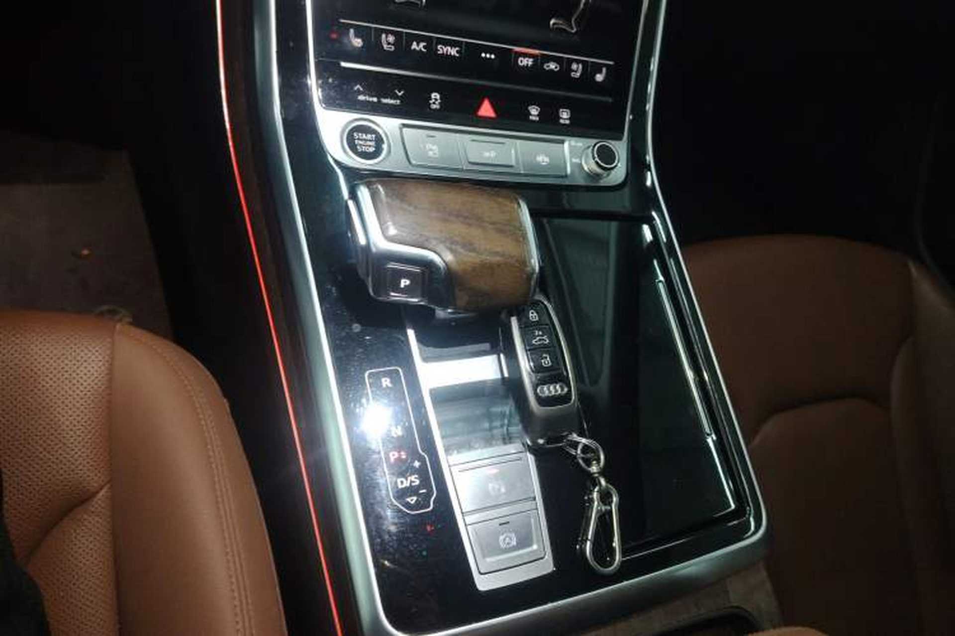 Used Audi Q7 2021 55 TFSI quattro S line Sport model Gear Lever