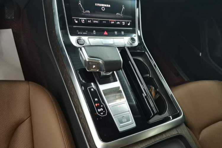 Used Audi Q7 2021 55 TFSI quattro S line Sport model Gear Lever