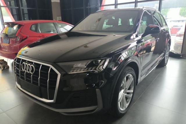 Used Audi Q7 2021 45 TFSI quattro S line Sport model