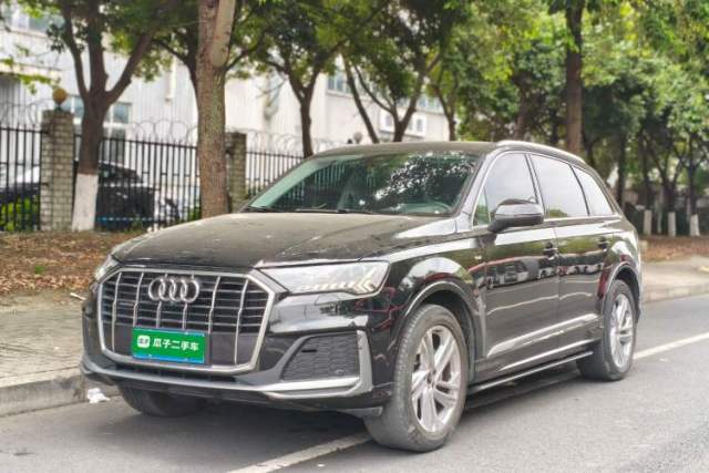 Used Audi Q7 2021 45 TFSI quattro S line Sport model