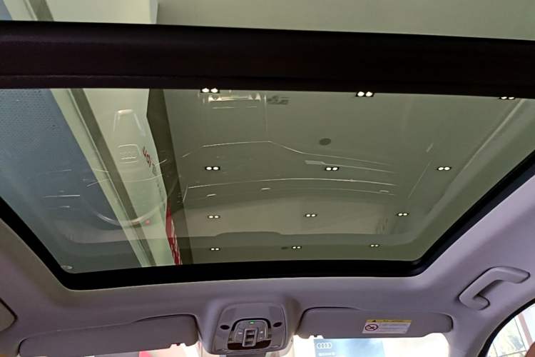 Used Audi Q7 2021 55 TFSI quattro S line Sport model Headliner
