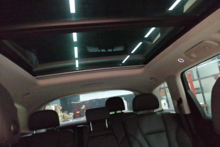Used Audi Q7 2021 55 TFSI quattro S line Sport model Headliner