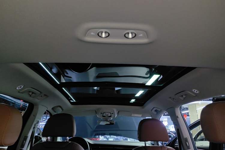 Used Audi Q7 2021 55 TFSI quattro S line Sport model Headliner