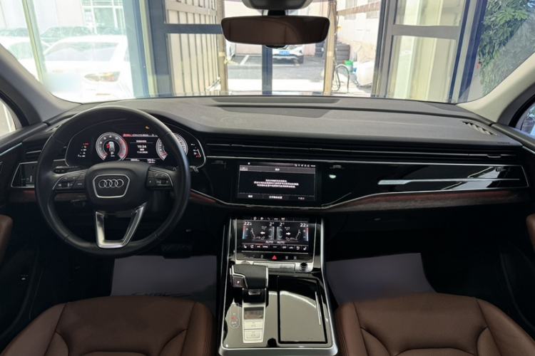 Used Audi Q7 2021 55 TFSI quattro S line Sport model Interior 1