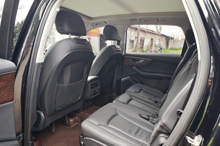 Used Audi Q7 2021 45 TFSI quattro S line Sport model Interior 1