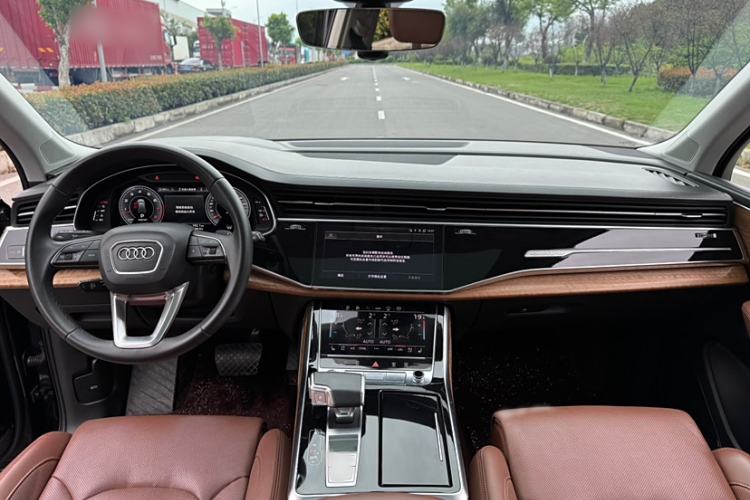 Used Audi Q7 2021 55 TFSI quattro S line Prestige Edition Interior 1