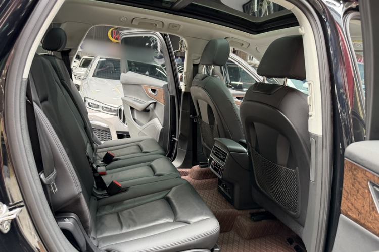 Used Audi Q7 2021 45 TFSI quattro S line Sport model Interior 11