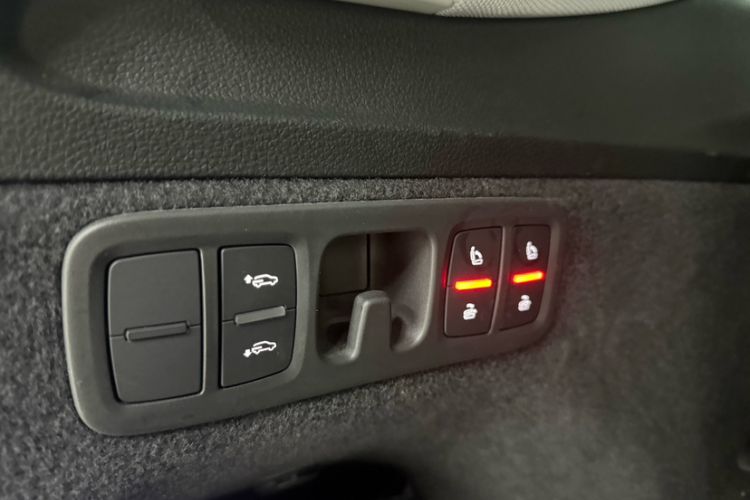Used Audi Q7 2021 55 TFSI quattro S line Sport model Interior 12
