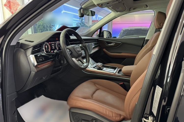Used Audi Q7 2021 55 TFSI quattro S line Sport model Interior 2