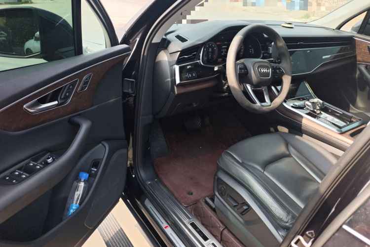 Used Audi Q7 2021 45 TFSI quattro S line Sport model Interior 3