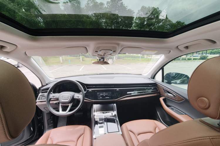 Used Audi Q7 2021 45 TFSI quattro S line Sport model Interior 3