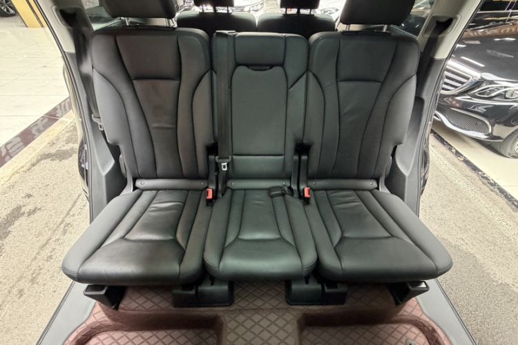 Used Audi Q7 2021 45 TFSI quattro S line Sport model Interior 3