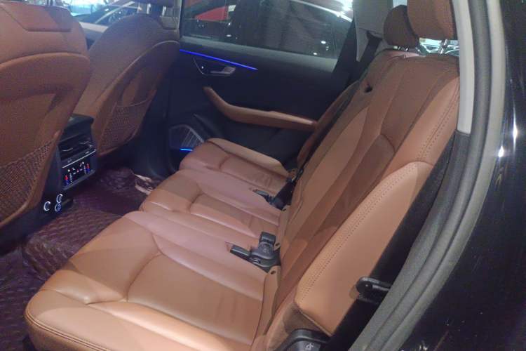Used Audi Q7 2021 55 TFSI quattro S line Sport model Interior 4