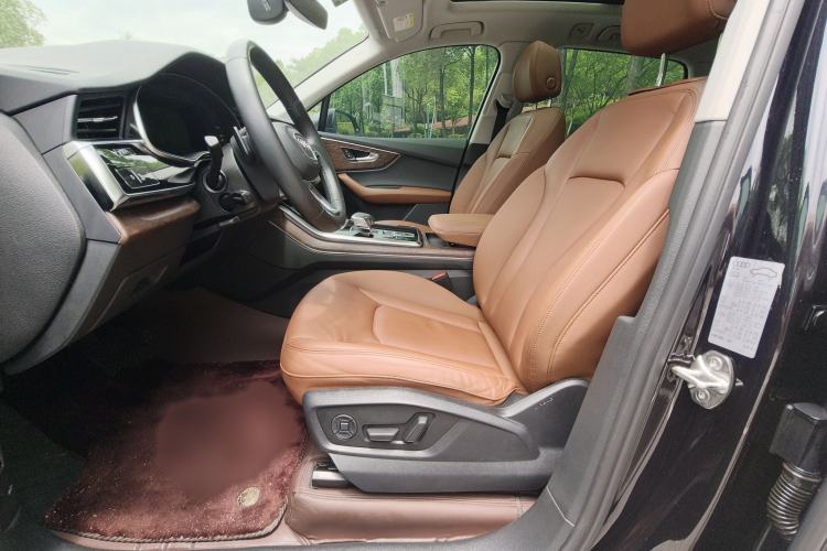 Used Audi Q7 2021 45 TFSI quattro S line Sport model Interior 4