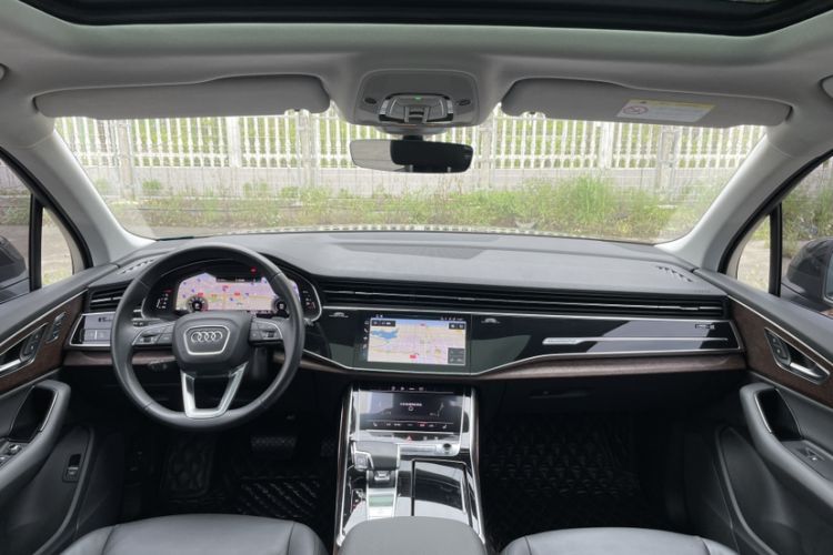Used Audi Q7 2021 45 TFSI quattro S line Sport model Interior 5