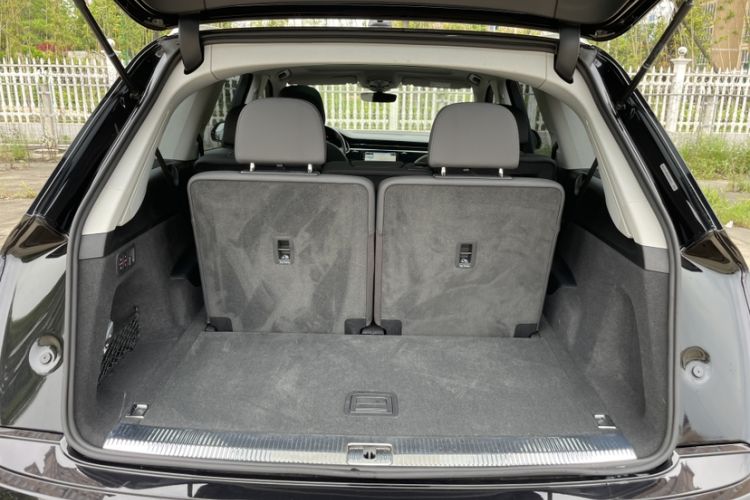 Used Audi Q7 2021 45 TFSI quattro S line Sport model Interior 6