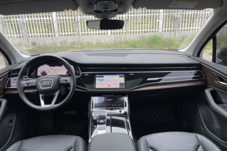 Used Audi Q7 2021 45 TFSI quattro S line Sport model Interior 8
