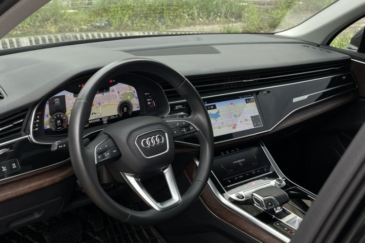 Used Audi Q7 2021 45 TFSI quattro S line Sport model Interior 9