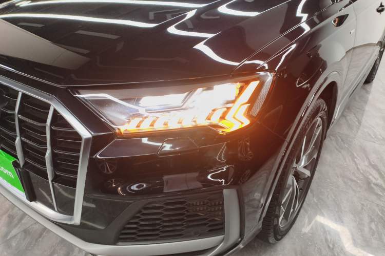 Used Audi Q7 2021 55 TFSI quattro S line Sport model Left Front Headlight