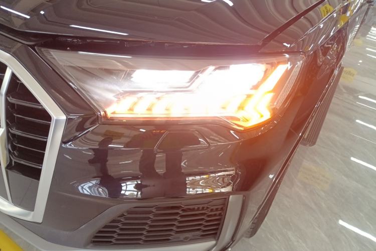 Used Audi Q7 2021 55 TFSI quattro S line Sport model Left Front Headlight