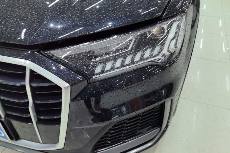 Used Audi Q7 2021 55 TFSI quattro S line Sport model Left Front Headlight