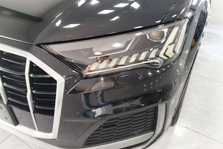 Used Audi Q7 2021 45 TFSI quattro S line Sport model Left Front Headlight
