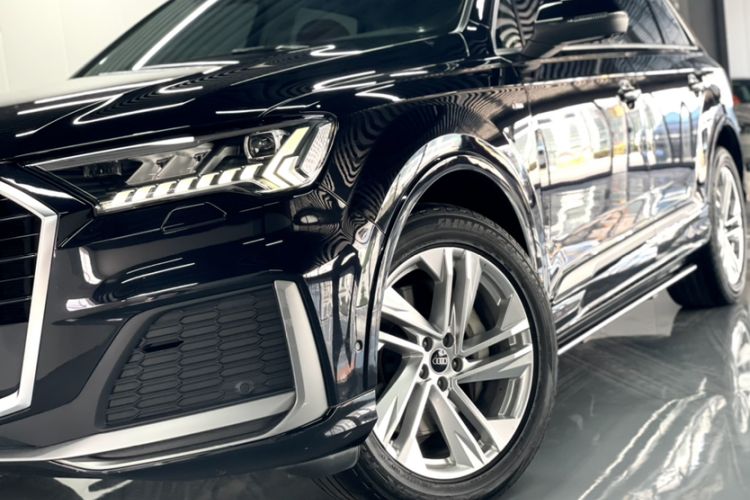 Used Audi Q7 2021 45 TFSI quattro S line Sport model Left Front Headlight