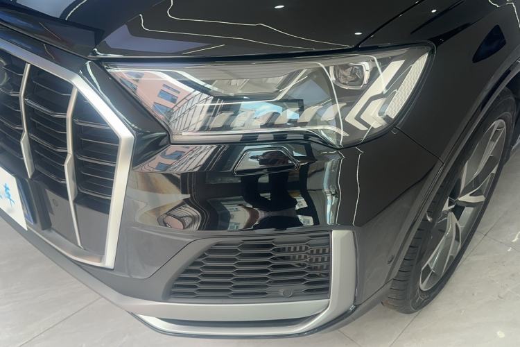 Used Audi Q7 2021 55 TFSI quattro S line Sport model Left Front Headlight