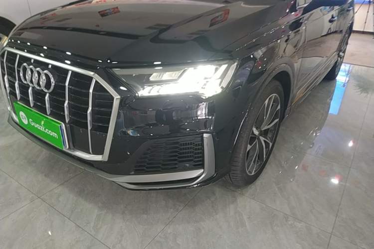 Used Audi Q7 2021 55 TFSI quattro S line Sport model Left Front Headlight
