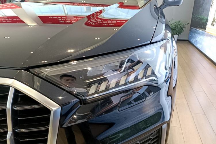 Used Audi Q7 2021 55 TFSI quattro S line Sport model Left Front Headlight