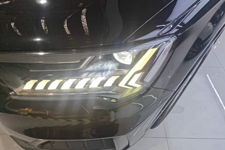 Used Audi Q7 2021 45 TFSI quattro S line Sport model Left Front Headlight