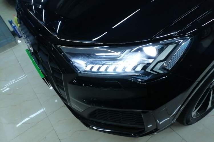 Used Audi Q7 2021 55 TFSI quattro S line Sport model Left Front Headlight