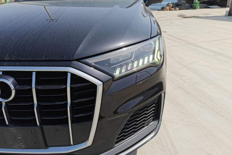 Used Audi Q7 2021 55 TFSI quattro S line Sport model Left Front Headlight