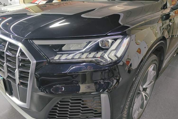 Used Audi Q7 2021 55 TFSI quattro S line Sport model Left Front Headlight