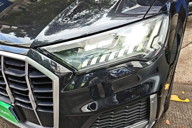 Used Audi Q7 2021 45 TFSI quattro S line Sport model Left Front Headlight